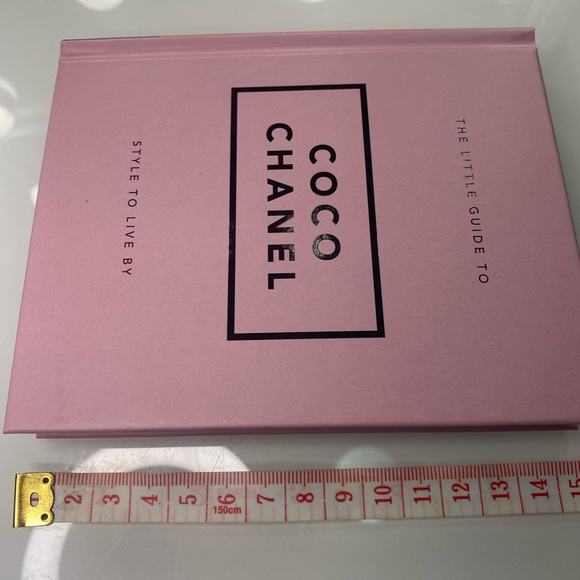 NEW Coco Chanel coffee book - Picture 6 of 7